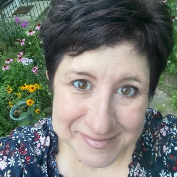 Meet your Posher, Deena - Picture 1 of 1